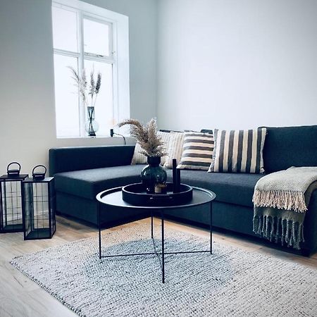 Day Dream Central Akureyri Two Bedroom Apartment Exteriör bild