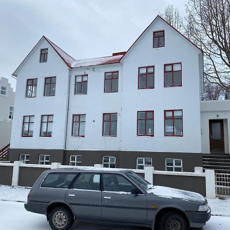 Day Dream Central Akureyri Two Bedroom Apartment Exteriör bild